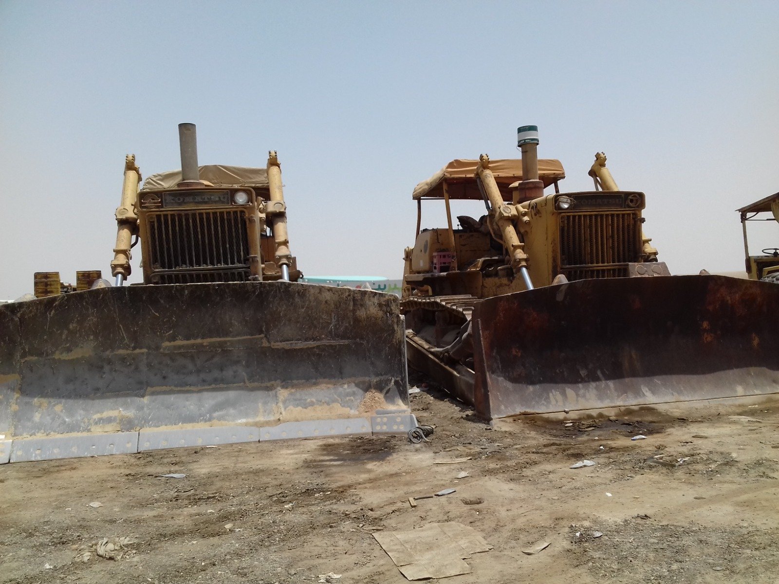Syria Bulldozers for Sell, available Komatsu Bulldozers, Caterpillars Bulldozers