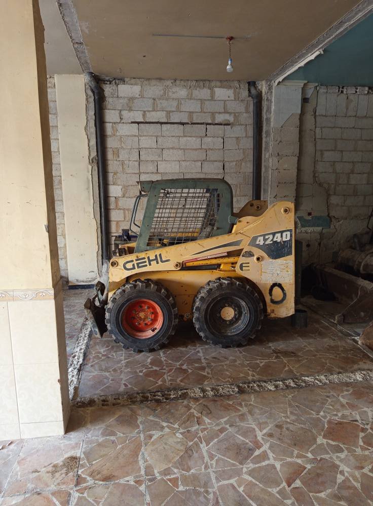 For sel Bobcat in Syria, Syria Bobcat GEHL 4240,