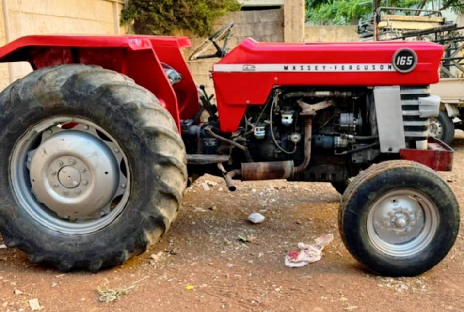 Tractor Massey for sell, Tractor massey 165/212, Available in Damascus