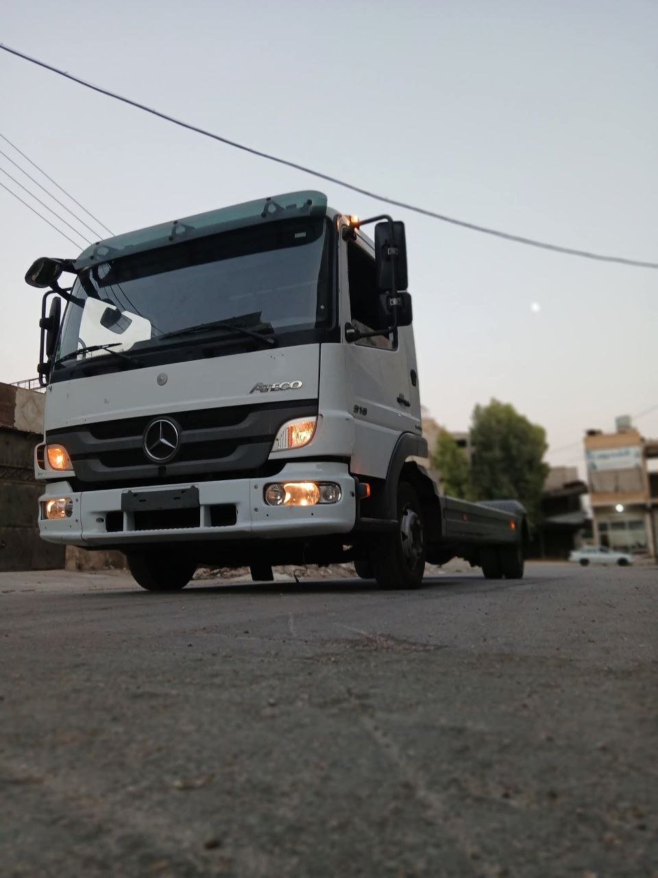 بيع وشراء سطحات وشاحنات أوروبية في سوريا، متوفرة شاحنة سطحة أوروبية موديل 2011، موتور أربع سلندر، سوري، متوفرة في حلب بحالة ممتازة