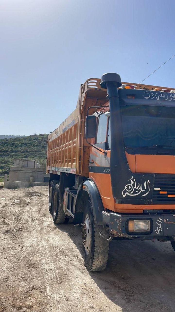 حصادة زراعية نيوهولاند