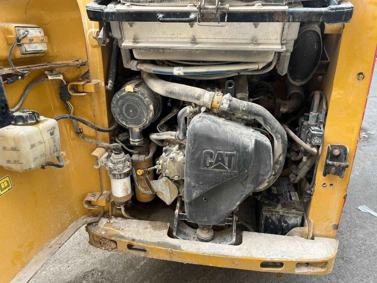 Caterpillar 226 excavator for sale, 2014 model, newly imported, located in Damascus