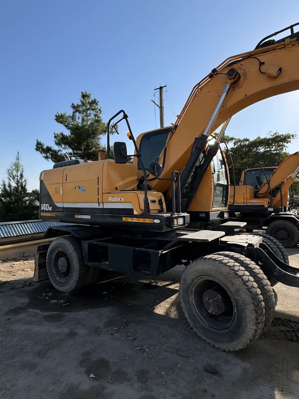 🚜 Hyundai R140W-7 Wheeled Excavator Model 2017 Located in Raqqa