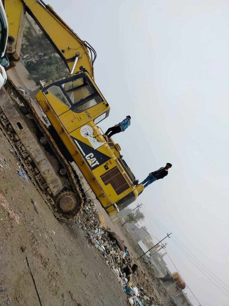 Caterpillar Excavator Size 350 Model 2002 Ready for Work, Location Daraa