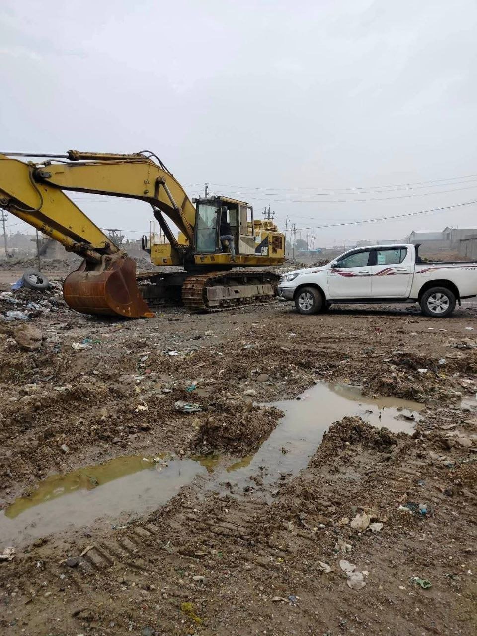 Caterpillar Excavator Size 350 Model 2002 Ready for Work, Location Daraa