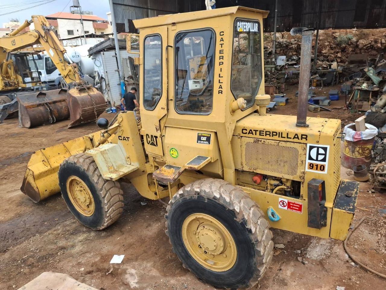CAT 910 Loader Model 1988 European Import Location Latakia