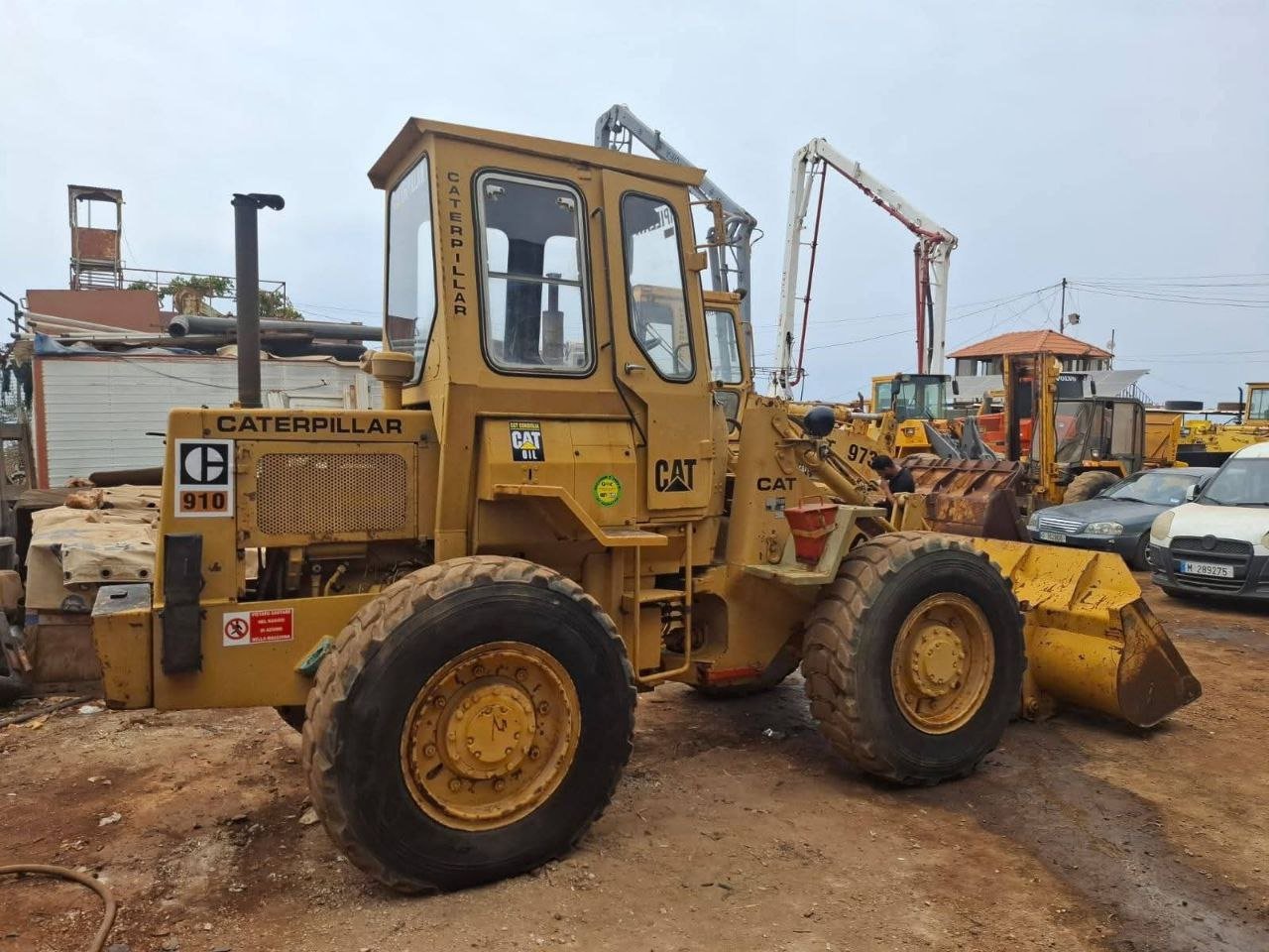 CAT 910 Loader Model 1988 European Import Location Latakia