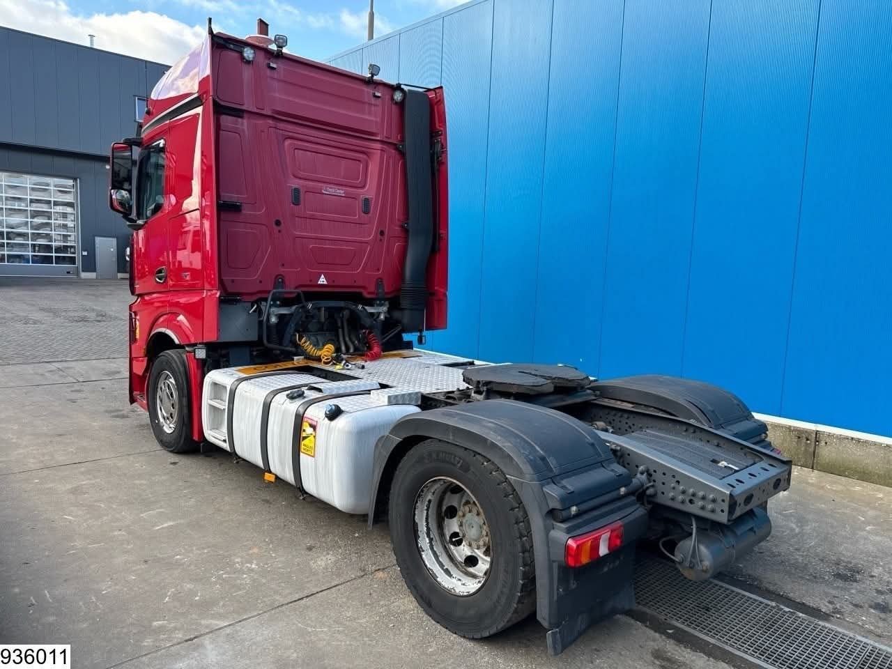 Mercedes Actros 1851 Truck car head 2015 European Imported & Cleared, Located in Latakia, Heavy Truck Sales Platforms in Syria