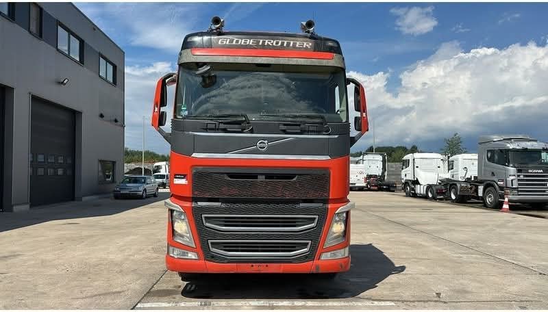 رأس سيارة شاحنة فولفو 500 موديل 2015 وارد أوروبي، مجمرك، تواجد حلب، منصات بيع شاحنات النقل الثقيل في سوريا