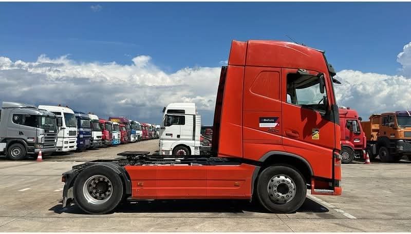 رأس سيارة شاحنة فولفو 500 موديل 2015 وارد أوروبي، مجمرك، تواجد حلب، منصات بيع شاحنات النقل الثقيل في سوريا