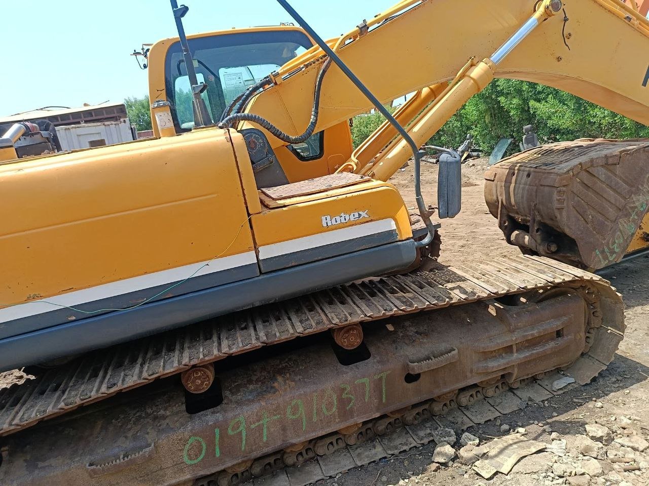 Hyundai 305 Excavator 2011 – European Import for Sale in Hama , Excavator Market in Syria