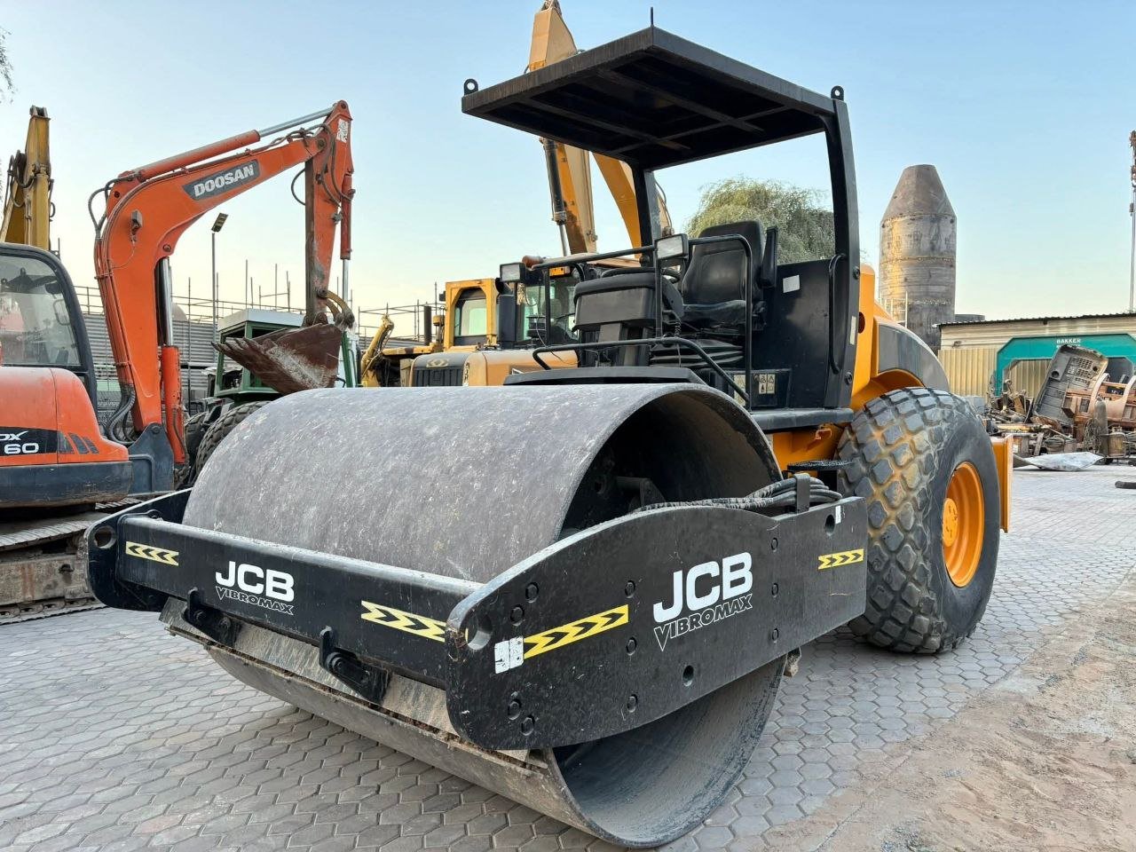 مدحلة JCB موديل 2013 بحالة فنية ممتازة، إدخال جديد، تواجد إدلب، أفضل منصة لبيع المعدات الثقيلة