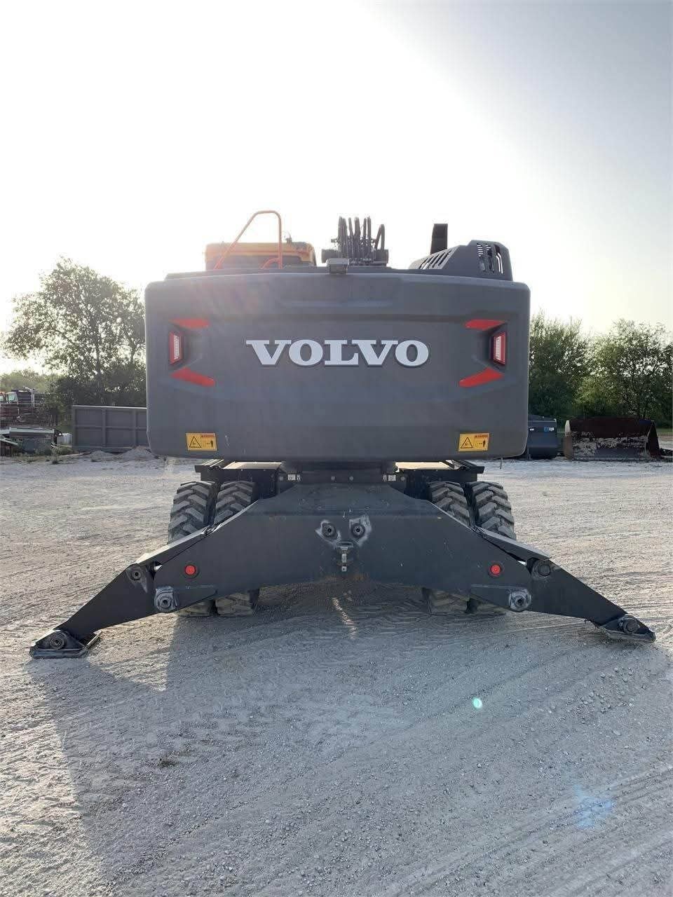 Volvo Excavator for Sale in Hama, Volvo EW180E Wheel Excavator 2019 Almost New – Ready for Immediate Work, Located in Hama