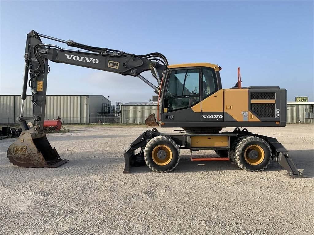 Volvo Excavator for Sale in Hama, Volvo EW180E Wheel Excavator 2019 Almost New – Ready for Immediate Work, Located in Hama