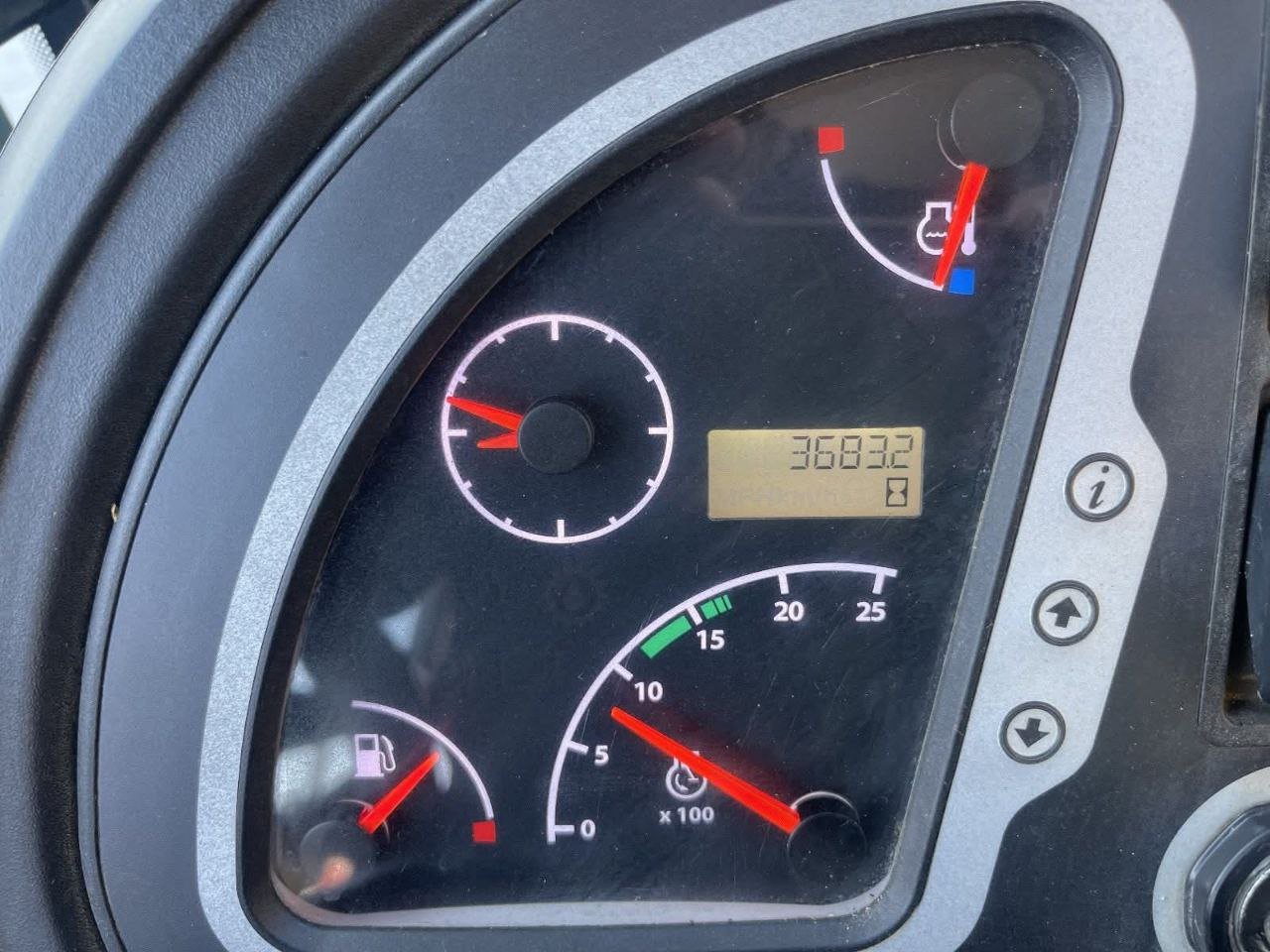 للبيع تركس جي سي بي في حماة, لودر JCB 4CX موديل 2015 تواجد حماة, سوق المعدات الثقيلة في سوريا