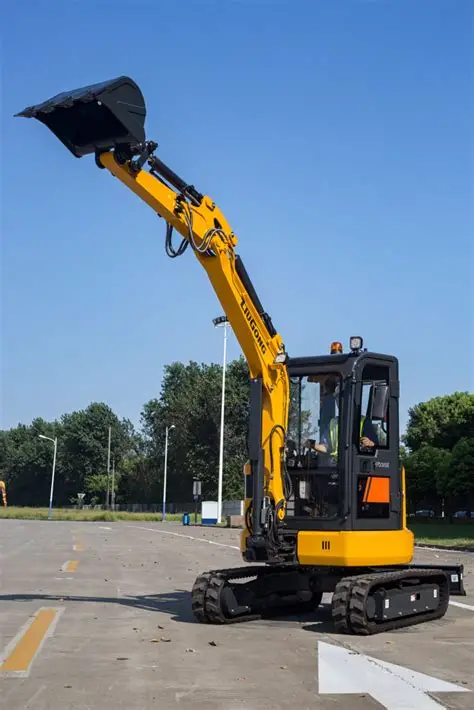 Chinese Equipment Agency in Syria, Excavator 9035F Model 2024 Located in Aleppo, Heavy Equipment Market Syria