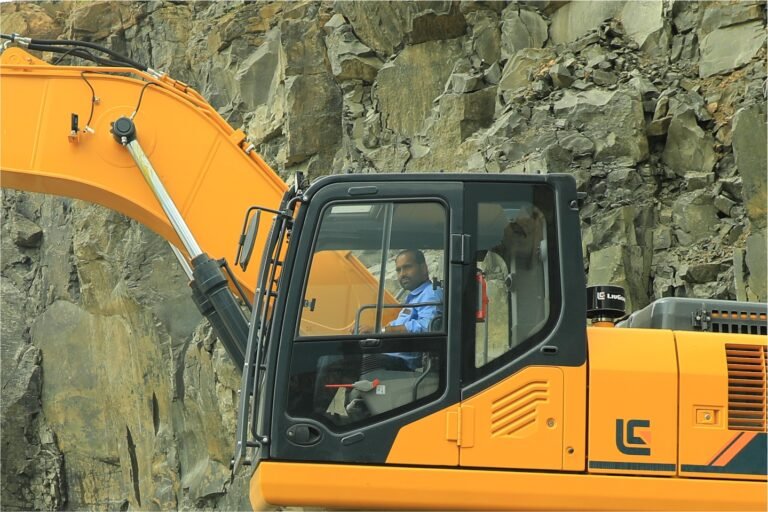 Chinese Equipment Agency in Syria, Excavator 922E Model 2024 Located in Daraa, Heavy Equipment Market Syria