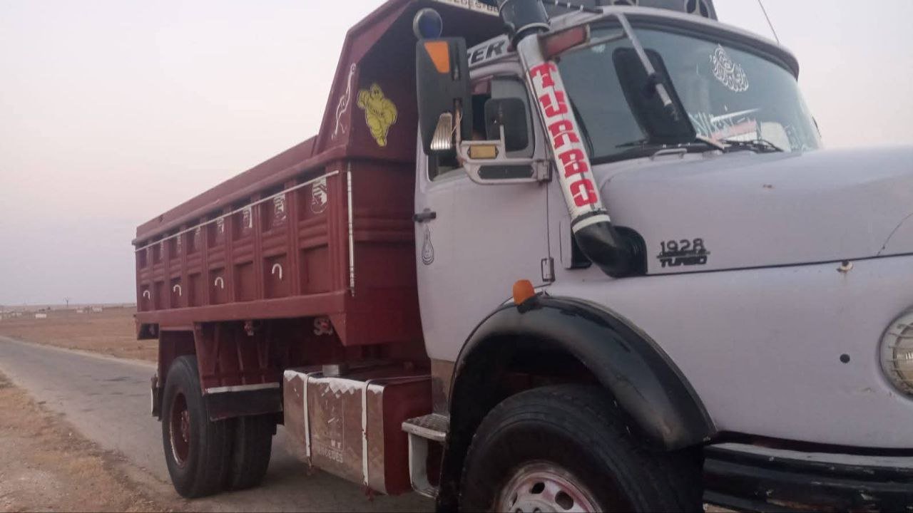 Mercedes Dump Truck for Sale in Daraa, 1971 Mercedes Tipper Truck Located in Daraa, Truck Market Syria