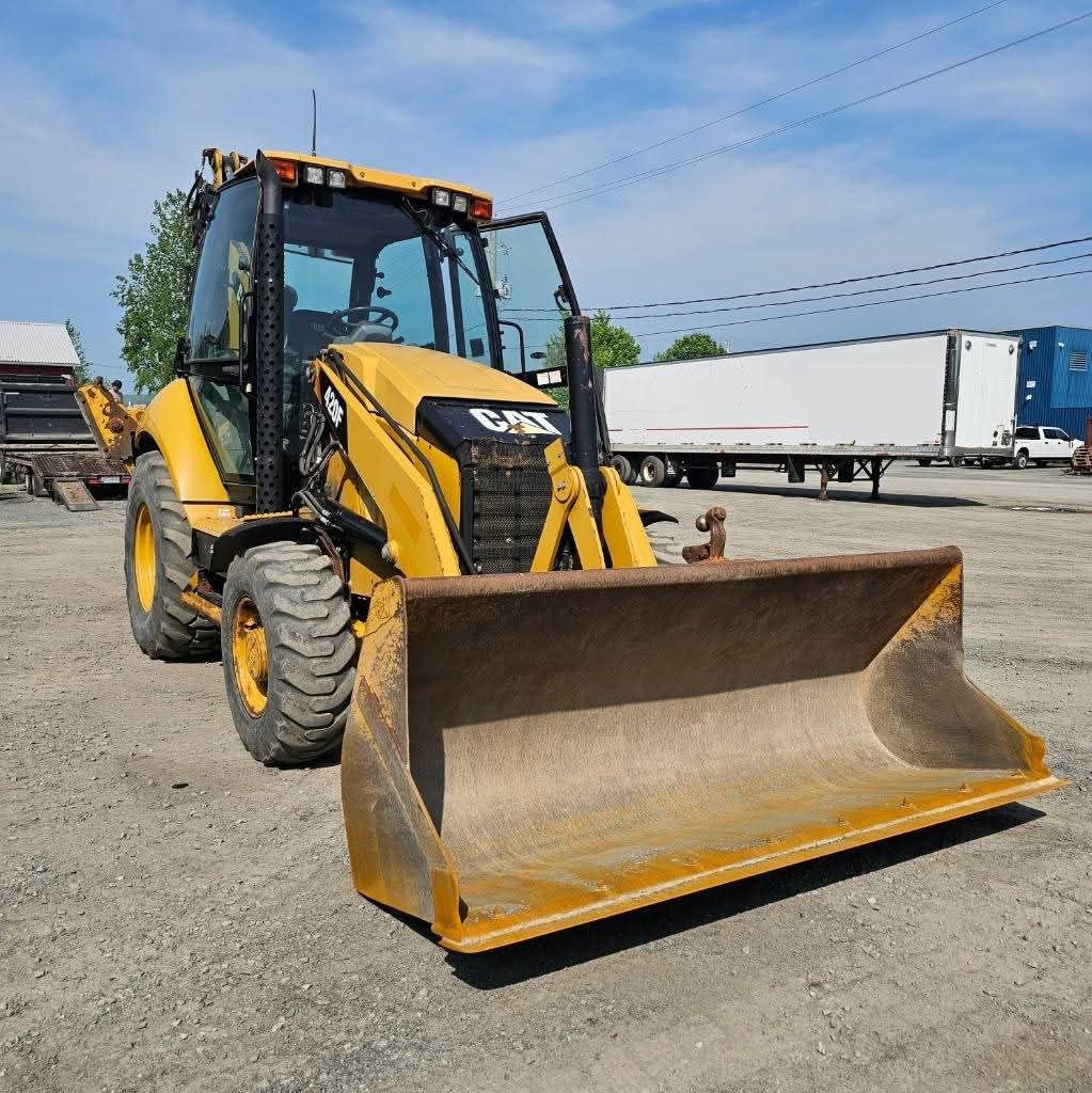 للبيع تركس كاتربيلر في دمشق, لودر كاتربيلر Caterpillar 420F موديل 2015 تواجد دمشق, سوق المعدات الثقيلة في سوريا