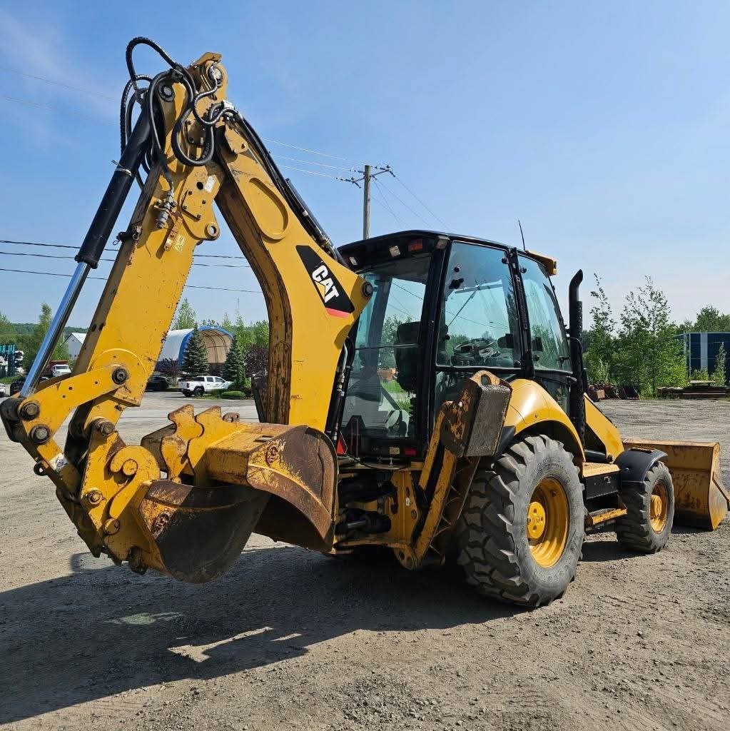 للبيع تركس كاتربيلر في دمشق, لودر كاتربيلر Caterpillar 420F موديل 2015 تواجد دمشق, سوق المعدات الثقيلة في سوريا