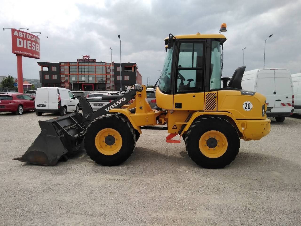 Caterpillar Loader for Sale in Damascus, VOLVO L30G Loader 2015 Located in Damascus, Heavy Equipment Market Syria