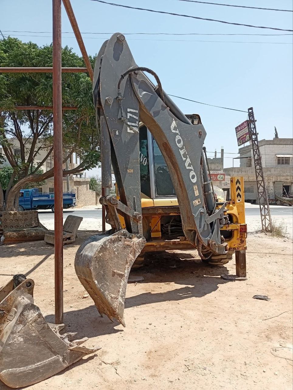 Volvo Loader and Excavator for Sale in Idlib, Volvo Model 2009 Located in Idlib, Heavy Equipment Market Syria