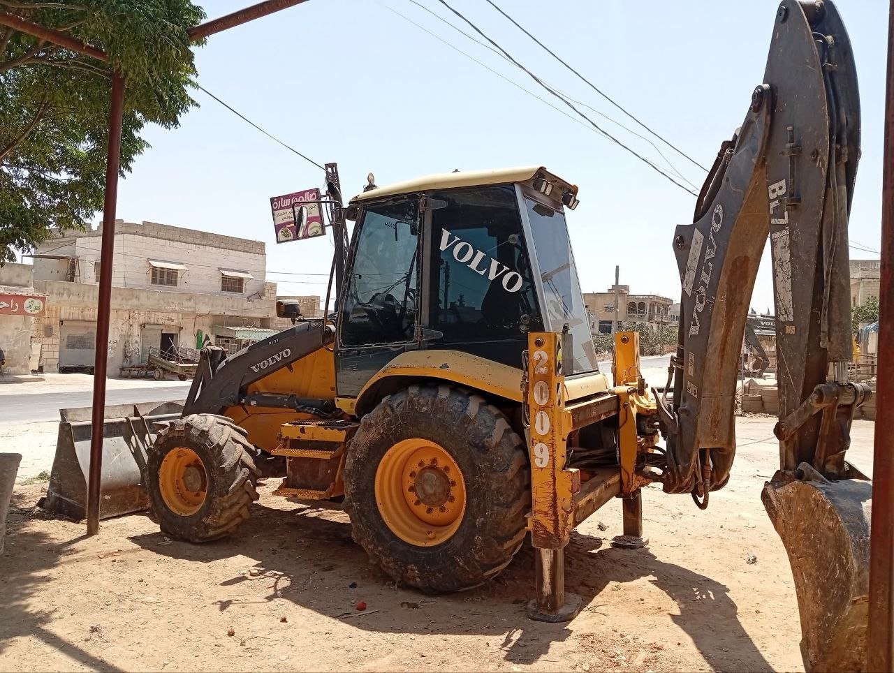 Volvo Loader and Excavator for Sale in Idlib, Volvo Model 2009 Located in Idlib, Heavy Equipment Market Syria