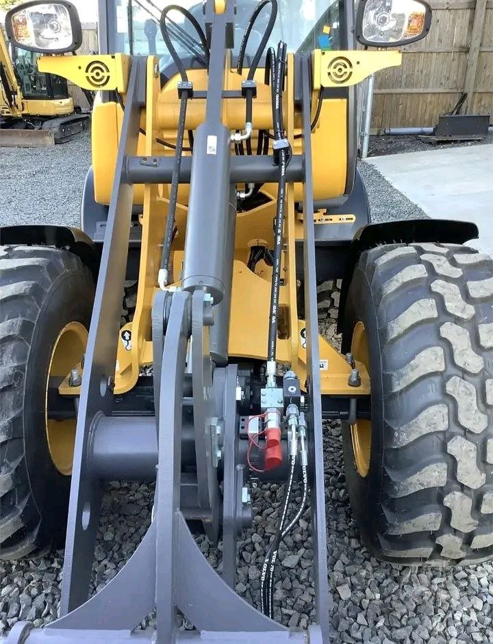 Volvo Loader for Sale in Damascus, 2022 Volvo L20 Almost New, Located in Damascus, Trucks and Equipment Market in Syria