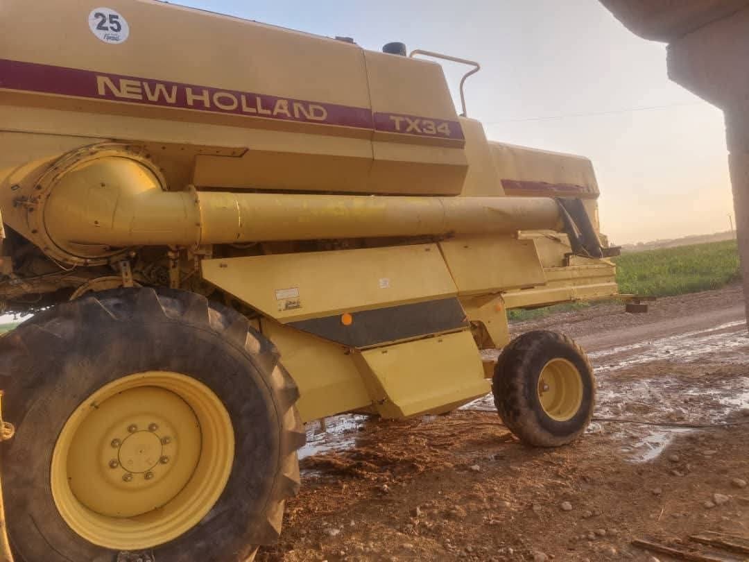 للبيع حصادة نيو هولاند في حلب، هارفستر New Holland TX34 موديل 1993، تواجد حلب، أسعار منافسة للمعدات الزراعية الثقيلة
