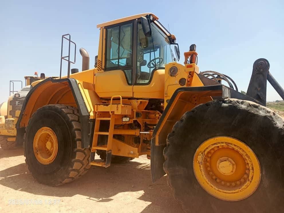 Volvo Loader for Sale in Damascus, Volvo 180F Loader Model 2009 Located in Damascus, Heavy Equipment Market in Syria