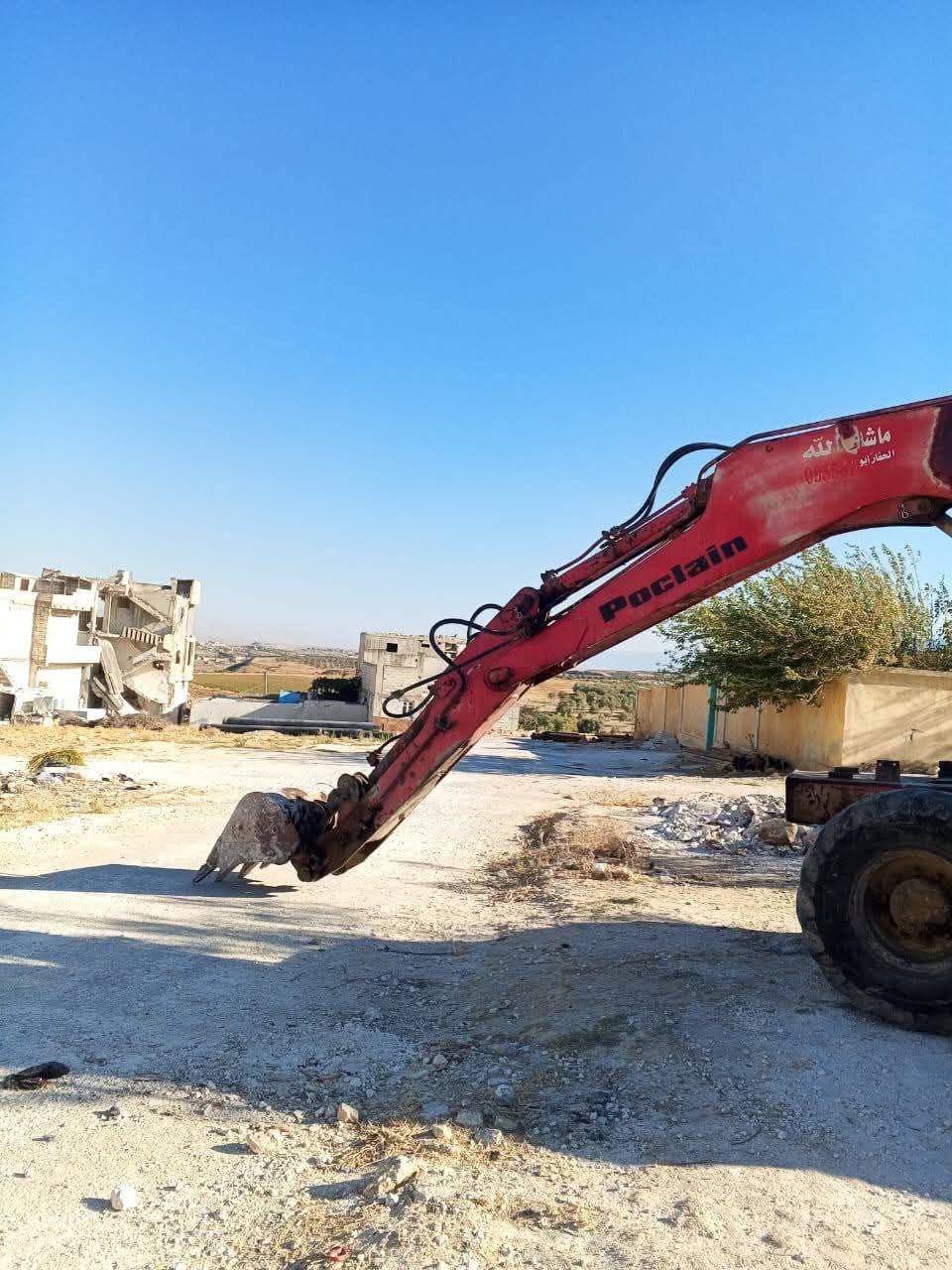Poclain Excavator for Sale in Idlib, Poclain 90 Model 2002, Located in Idlib, Heavy Equipment Market in Syria