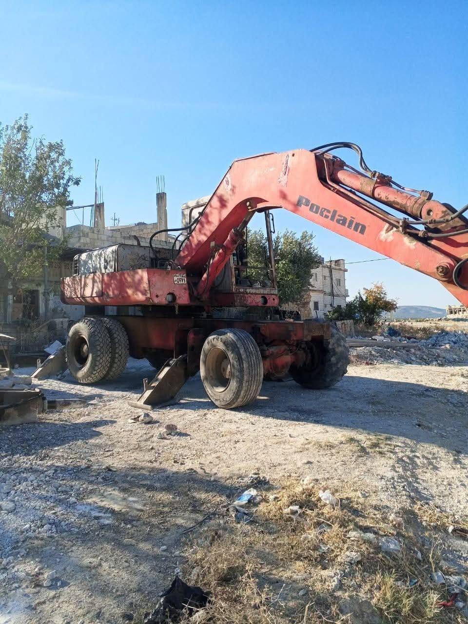 Poclain Excavator for Sale in Idlib, Poclain 90 Model 2002, Located in Idlib, Heavy Equipment Market in Syria