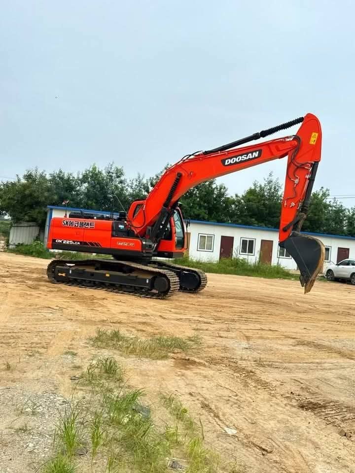 Doosan Excavator for Sale in Damascus, Doosan 225 Model 2024, Located in Damascus, Heavy Equipment Market in Syria