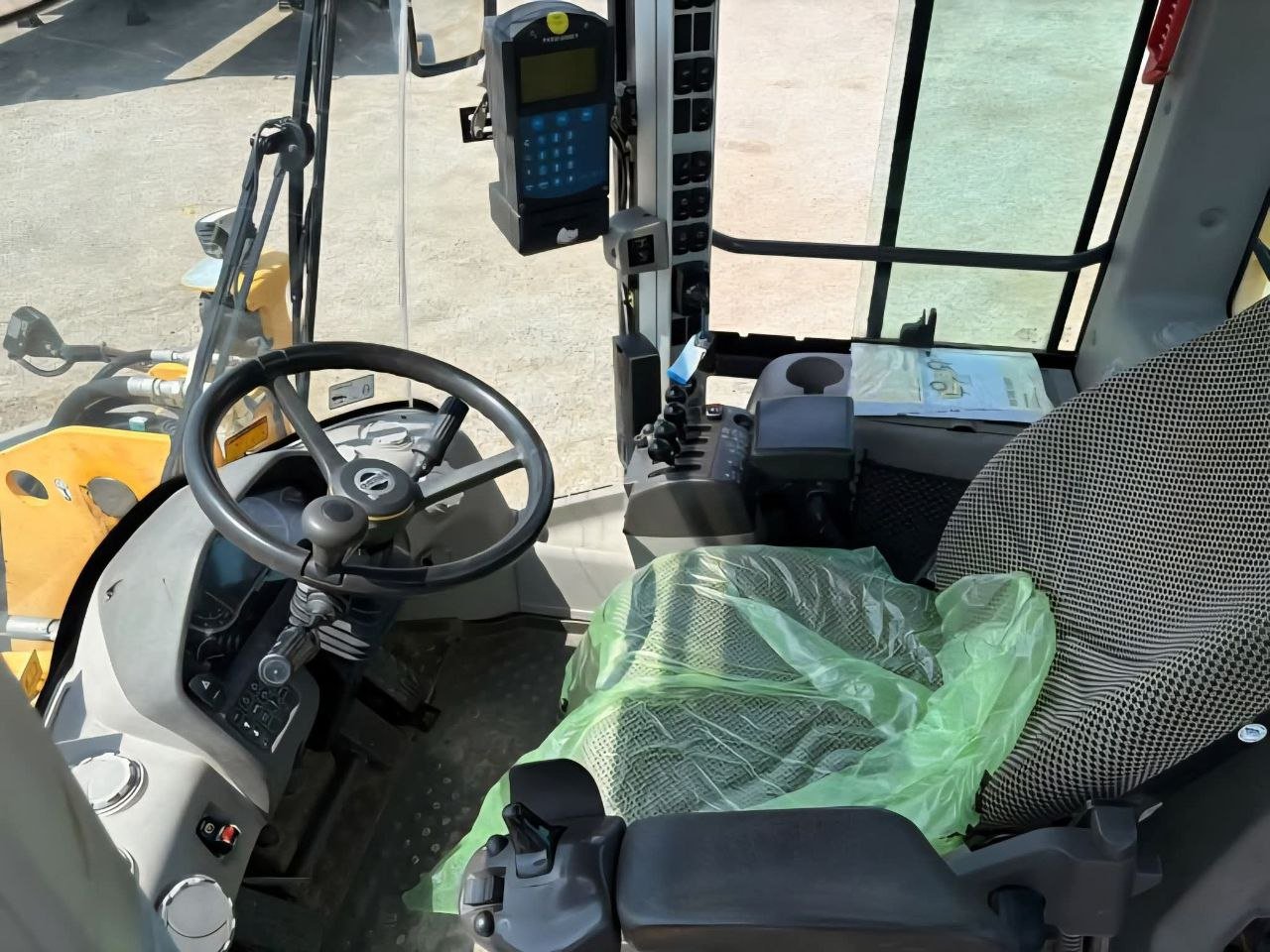 Volvo Loader for Sale in Damascus, VOLVO L90, Located in Damascus, Heavy Equipment Market in Syria