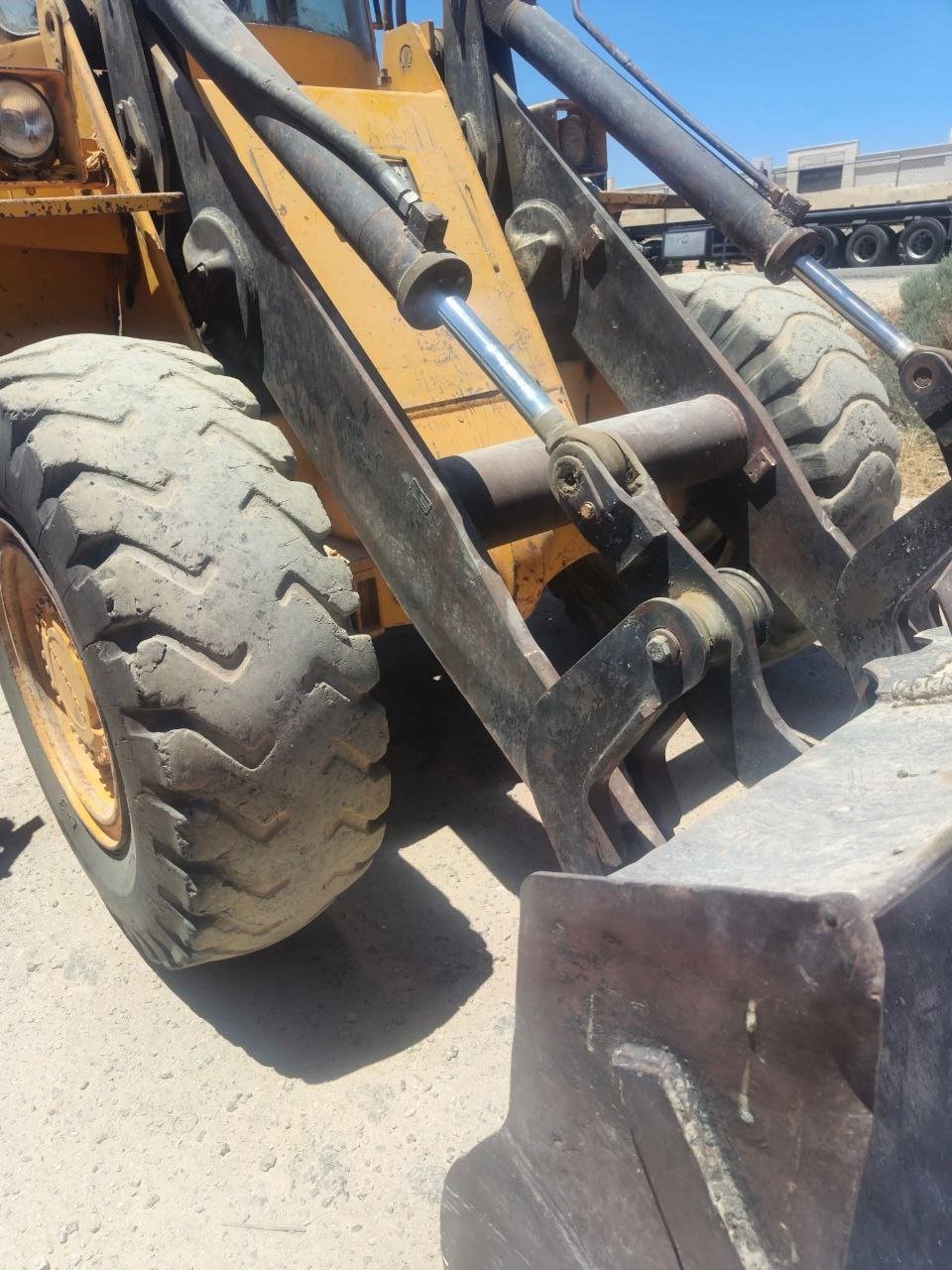 JCB Loader for Sale in Daraa, 2003 JCB 70, Located in Daraa, Best Deals on Heavy Loaders and Equipment