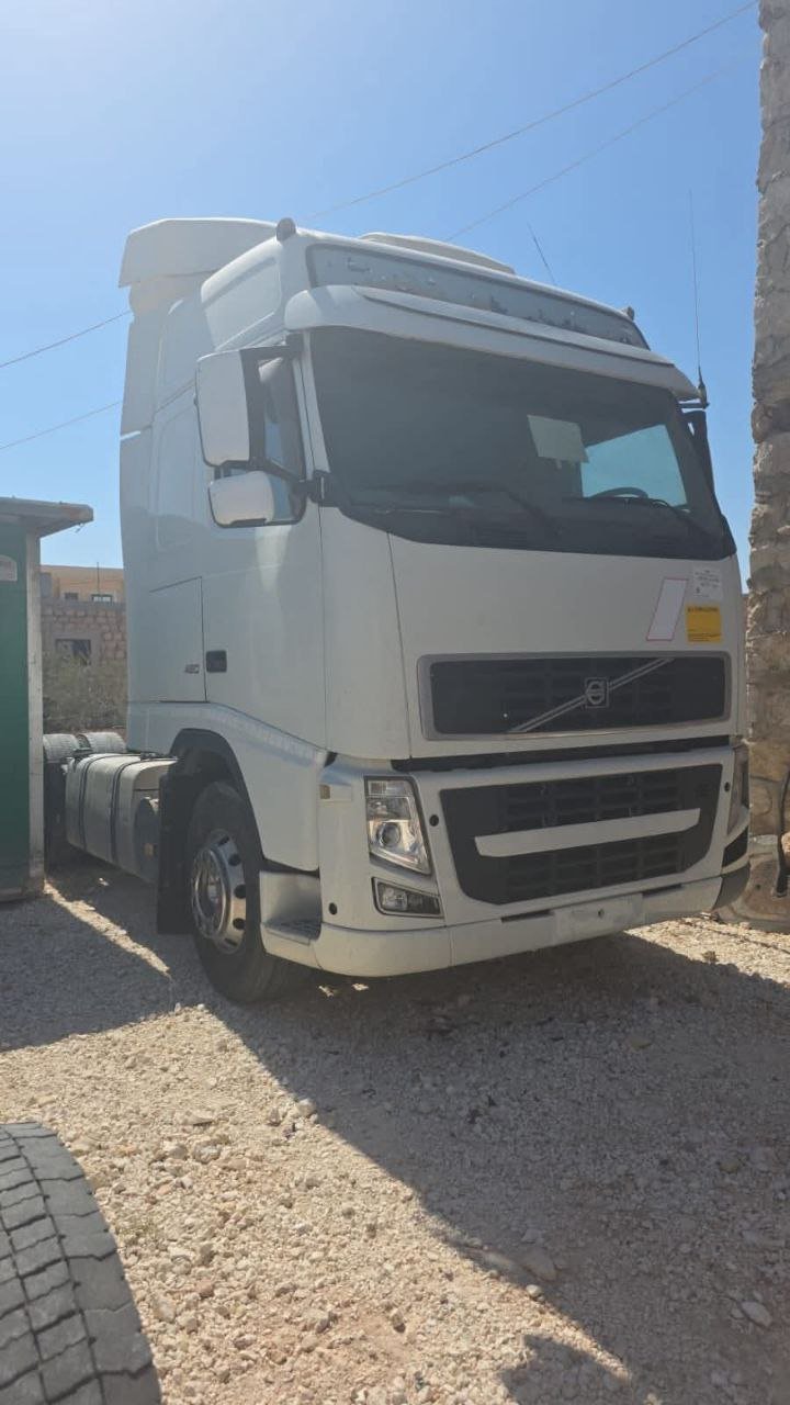 Volvo Truck Head for Sale in Aleppo, 2005 Volvo FH 460 Updated, Located in Aleppo, Best Deals on Trucks and Heavy Equipment