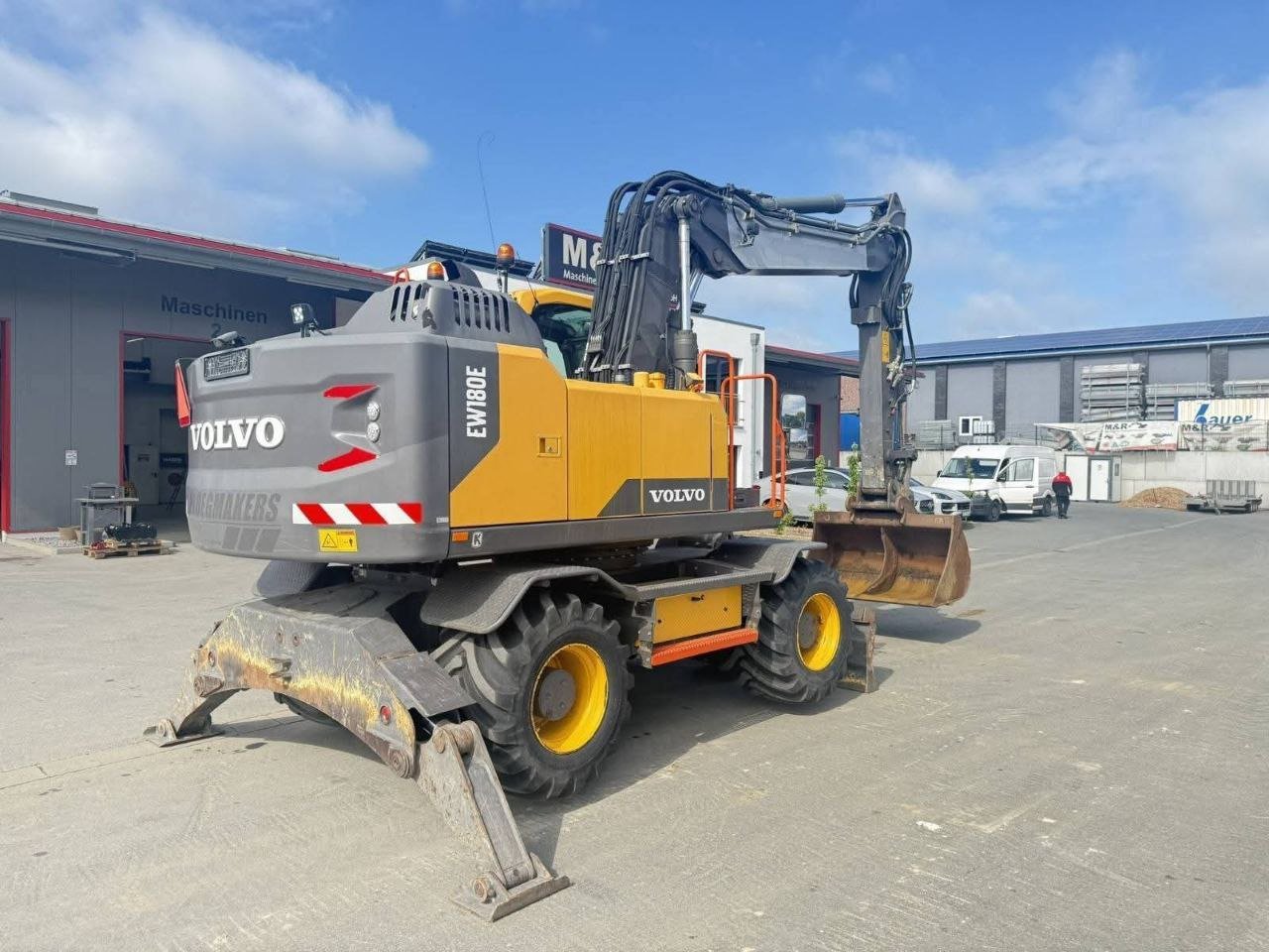 Volvo Excavator for Sale in Idlib, 2016 Volvo EW180 Wheeled Excavator in Excellent Condition, Located in Idlib, Best Deals on Excavators and Heavy Equipment
