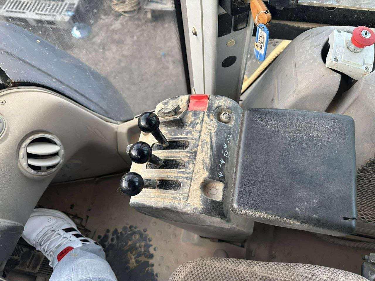 Volvo Loader for Sale in Damascus, 2016 Volvo 90F Wheel Loader in Excellent Condition, Located in Damascus, Best Deals on Loaders and Heavy Equipment