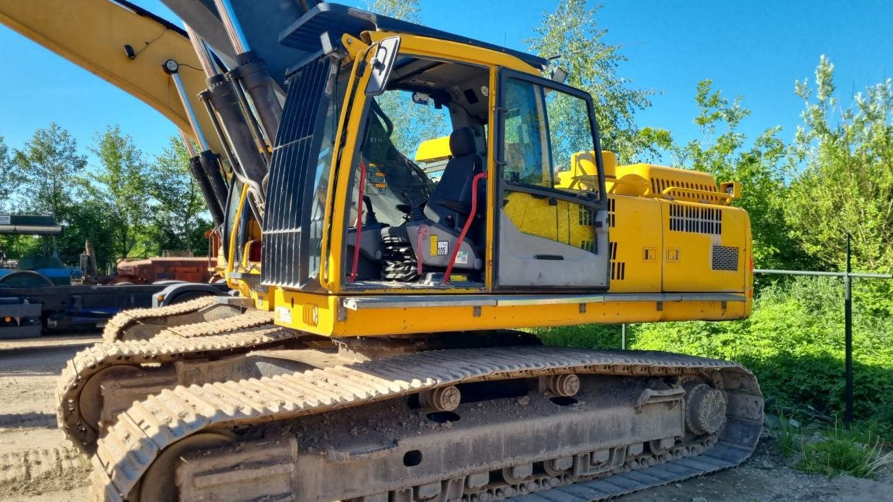 Volvo Excavator for Sale in Syria, Volvo Excavator 360 Model 2008 Located in Damascus, Heavy Equipment Market in Syria