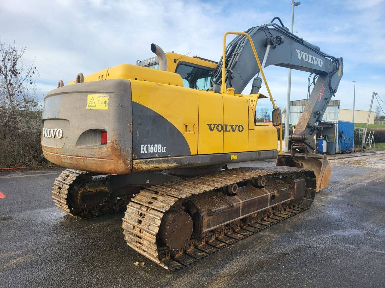 Volvo Excavator for Sale in Syria, Volvo EC169B European Import Model 2009 Located in Homs, Heavy Equipment Market in Syria