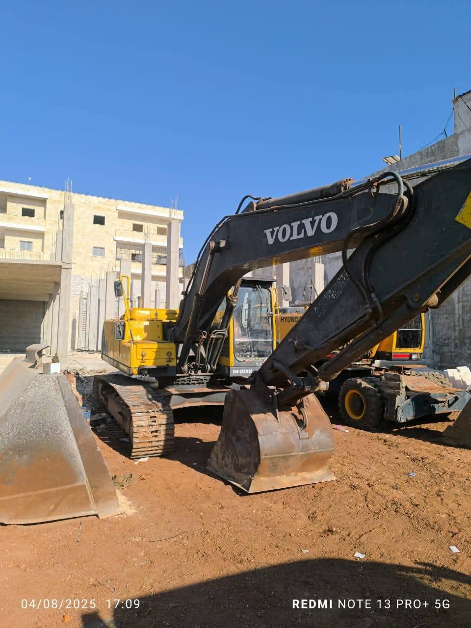 Volvo Excavator for Sale in Syria, Volvo 210 Model 2006 European Import Located in Homs, Heavy Equipment Market Syria