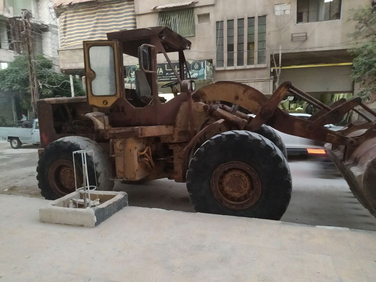 Wheel Loaders for Sale in Syria, Caterpillar 966S Loader 1974 Model in Good Condition, Located in Damascus, Best Heavy Equipment Deals