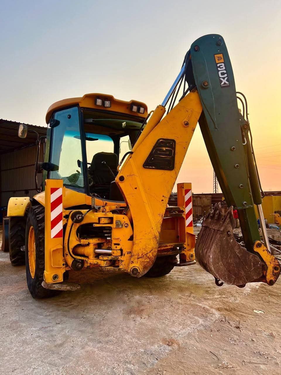 Wheel Loaders for Sale in Syria, JCB CX3 Loader + Excavator 2008 Model UK Import, Located in Damascus, Best Heavy Equipment Deals