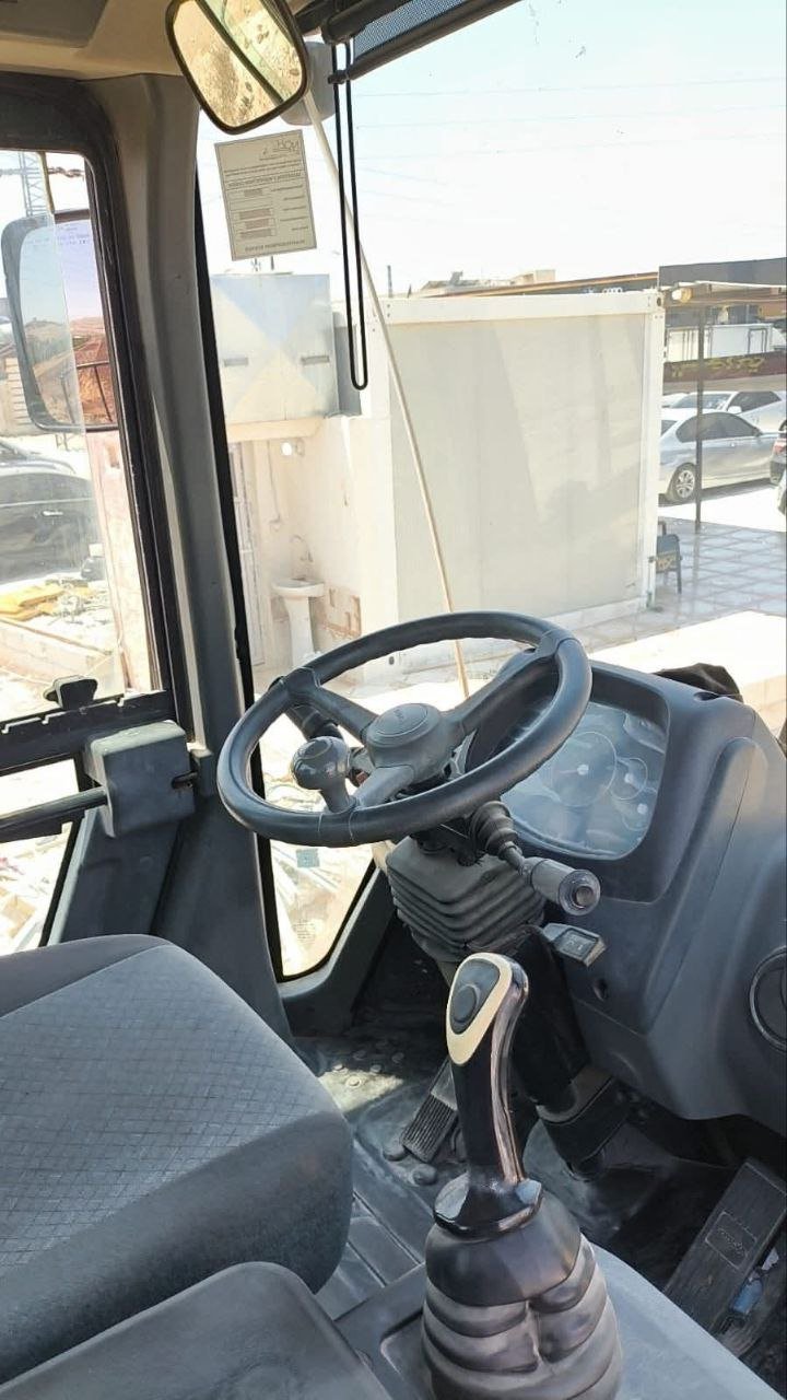 تركسات للبيع في سوريا، لودر هيونداي حجم 770 موديل 2018 بحالة ممتازة، تواجد إدلب، أفضل العروض على المعدات الثقيلة