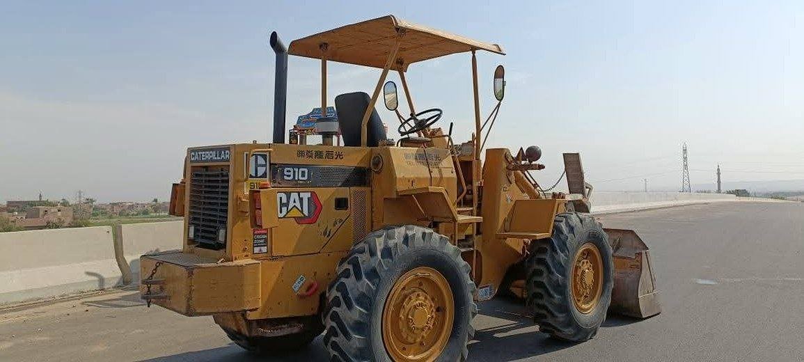 تركس كاتربلر للبيع في سوريا، لودر كاتربلر 910 سوبر موديل 1989 وارد ياباني بحالة جيدة، تواجد دمشق، أسعار مميزة للمعدات الثقيلة