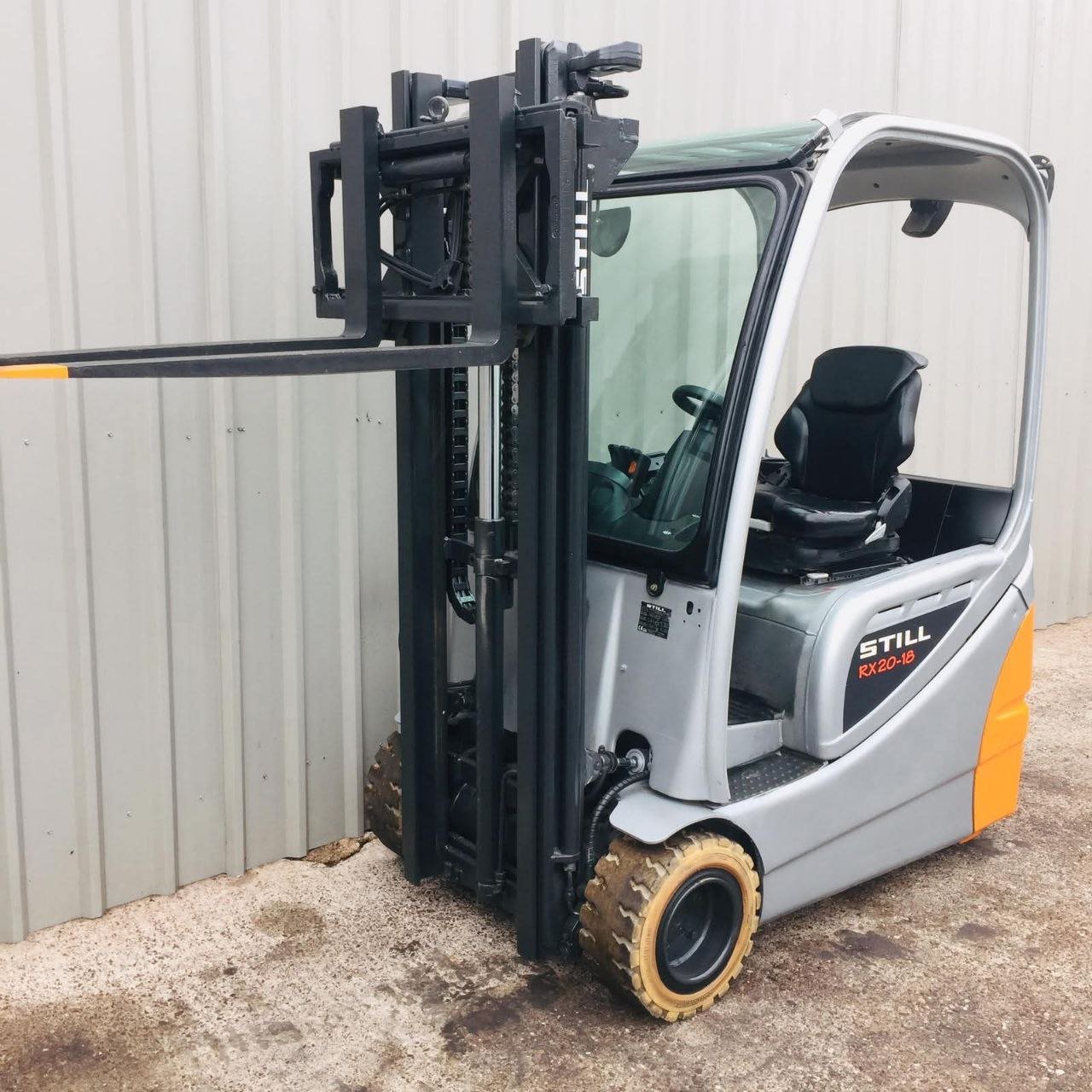 ستافة كهربائية للبيع في سوريا، فوركليفت كهرباء STILL RX20-18 ألمانية موديل 2015 بحالة ممتازة، تواجد إدلب، أفضل أسعار الرافعات الكهربائية والمعدات الثقيلة