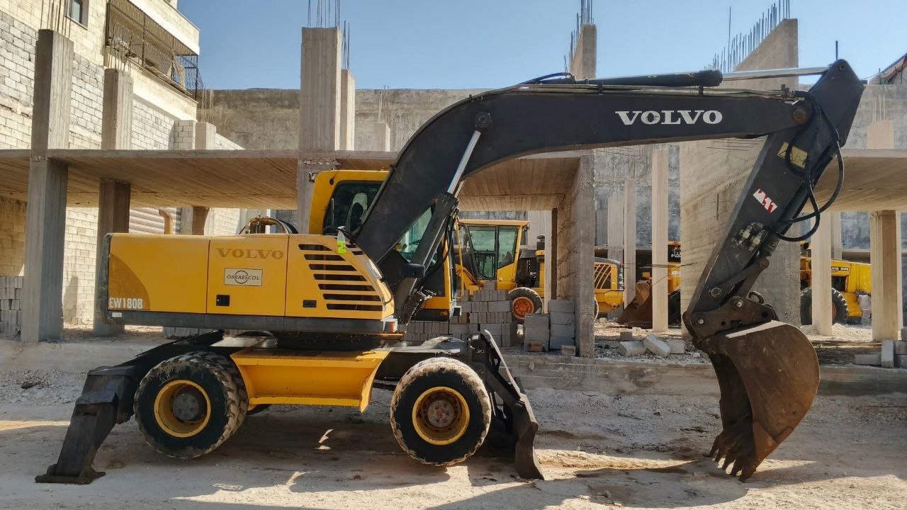 VOLVO 180 Excavator for Sale in Syria, 2006 Model, Located in Homs, Best Heavy Equipment Deals