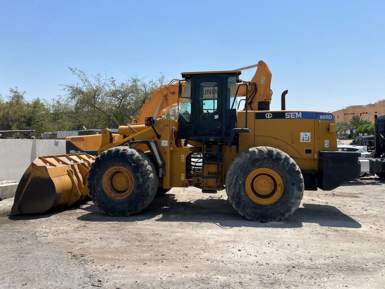 تركس صيني SEM للبيع في سوريا , لودر SEM موديل 2021 تواجد دمشق – سوق المعدات الثقيلة في سوريا