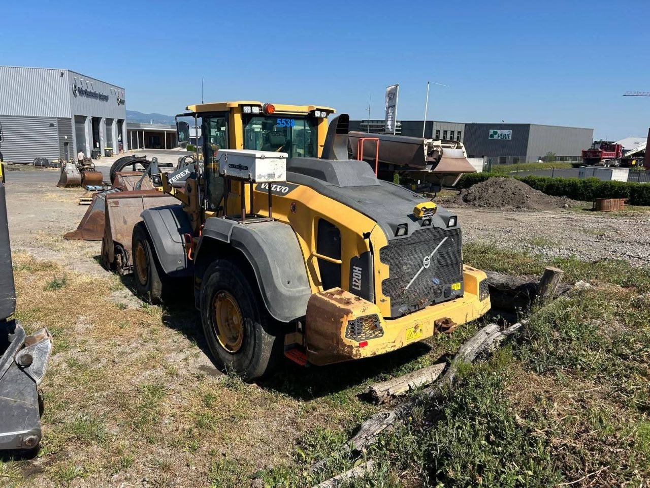 تركس فولفو للبيع في دمشق , لودر فولفو L120H موديل 2017 تواجد دمشق , أفضل موقع لبيع المعدات الثقيلة في سوريا