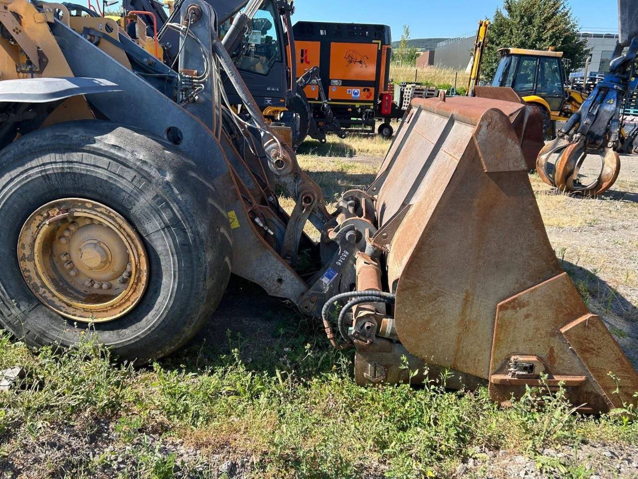 تركس فولفو للبيع في دمشق , لودر فولفو L120H موديل 2017 تواجد دمشق , أفضل موقع لبيع المعدات الثقيلة في سوريا